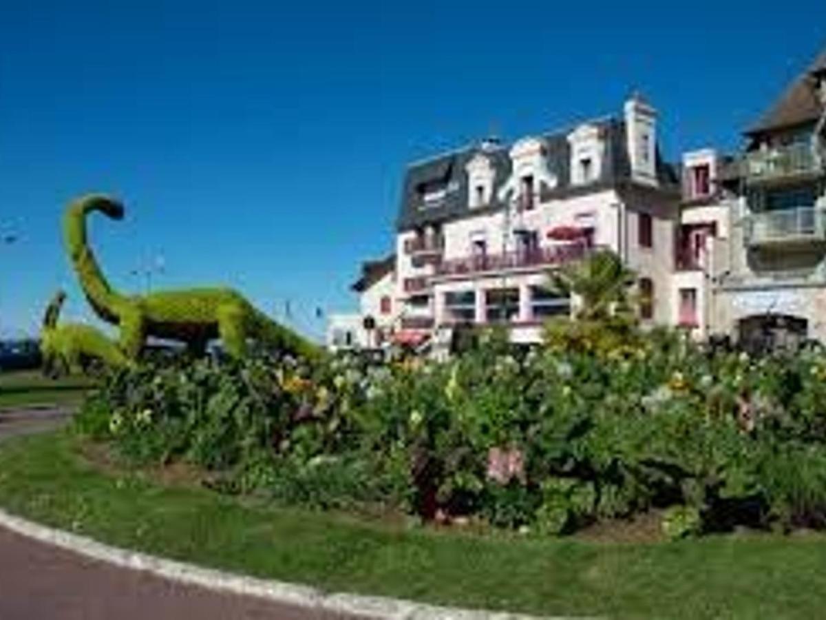 Appartement En Front De Mer A Villers-Sur-Mer Face Au Casino, 2P Tout Equipe Avec Parking Privatif - Fr-1-712-14 Exterior photo